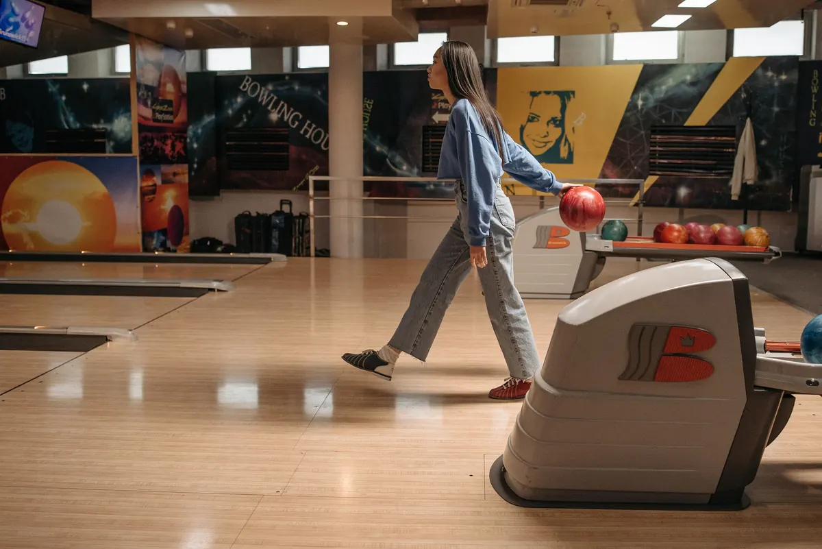 Bowling for Beginners: What to Expect at Your First Game
